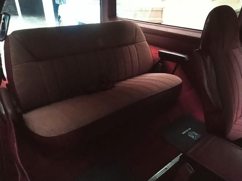 Używany Dodge Charger 150 KM (110 kW) 1987 Czarny SUV