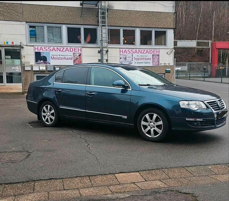 Gebraucht VW Passat 140 PS (102 kW) 2007 Blau Limousine