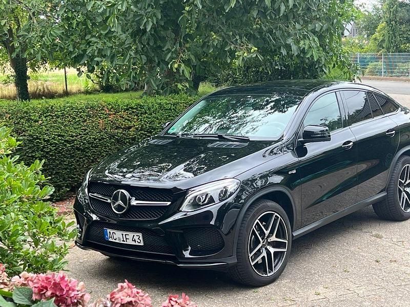 Schwarz Gebraucht 2017 Mercedes GLE43 AMG AMG SUV | 41.500 € (Fairer Preis) - Bild 1/4