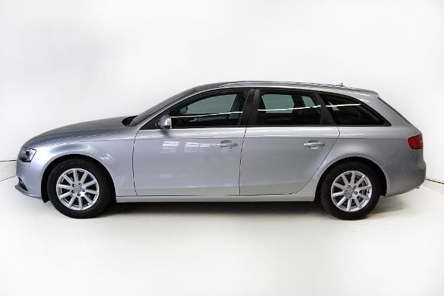 Gebraucht Audi A4 Attraction 136 PS (100 kW) 2014 Silber metallic Kombi