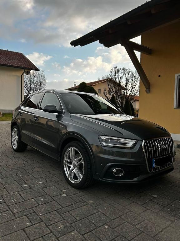 Gebraucht Audi Q3 Ambiente 177 PS (130 kW) 2013 Grau SUV