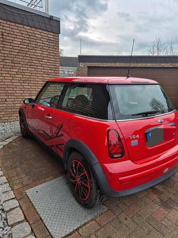 Gebraucht Mini ONE 90 PS (66 kW) 2002 Rot Kleinwagen