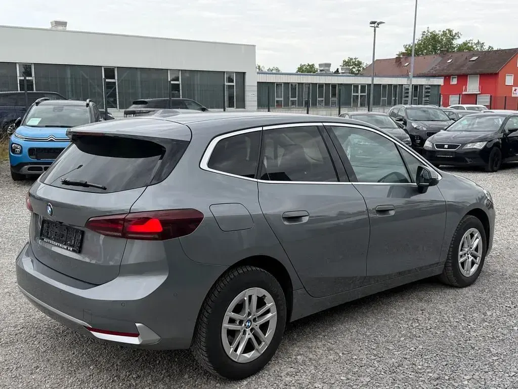 Gebraucht BMW 218 Active Tourer Luxury Line 136 PS (100 kW) 2024 Grau Van / Kleinbus