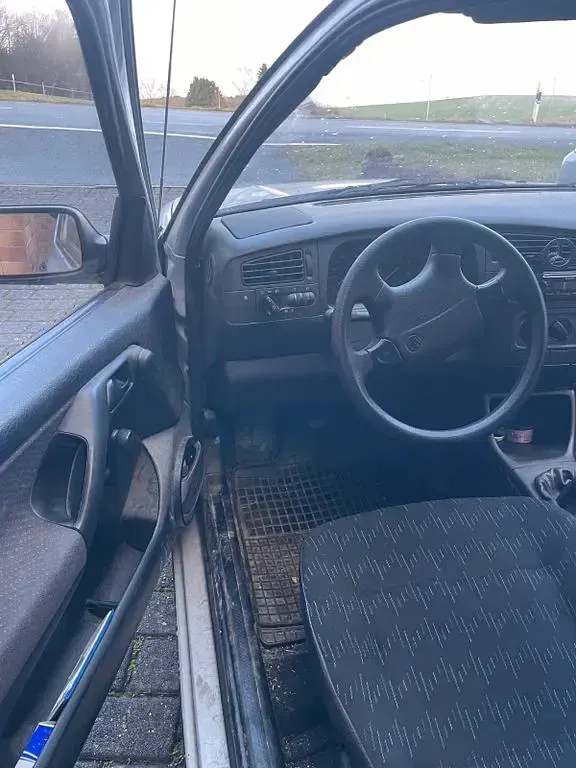 Brugt VW Golf III 60 HK (44 kW) 1995 Sølv Sedan