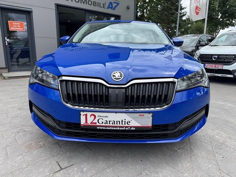 Blau Gebraucht 2021 Skoda Superb Active Kombi | 21.999 € (Guter Preis) - Bild 1/4