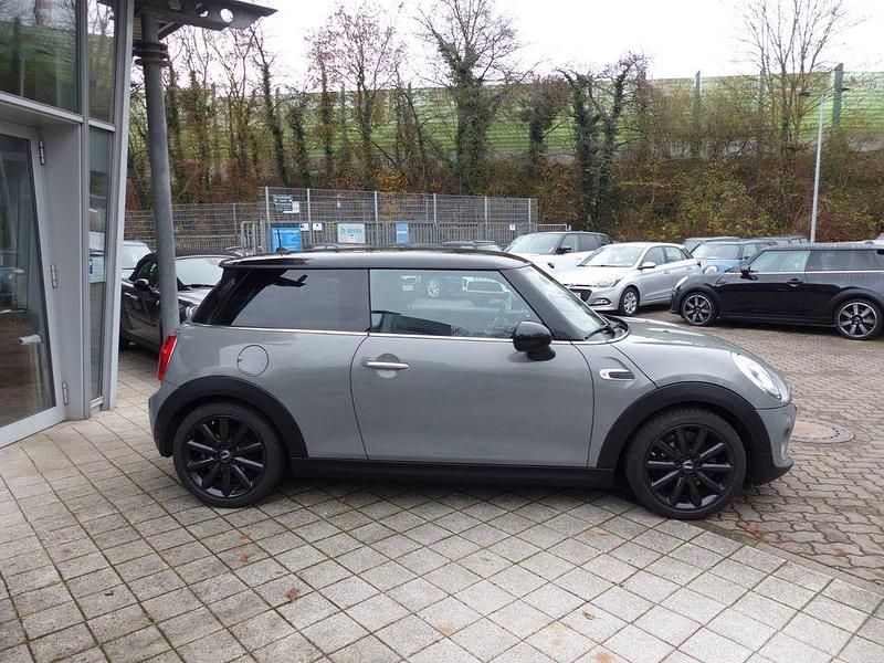Gebraucht Mini Cooper Chili 136 PS (100 kW) 2017 Moonwalk grey metallic Kleinwagen