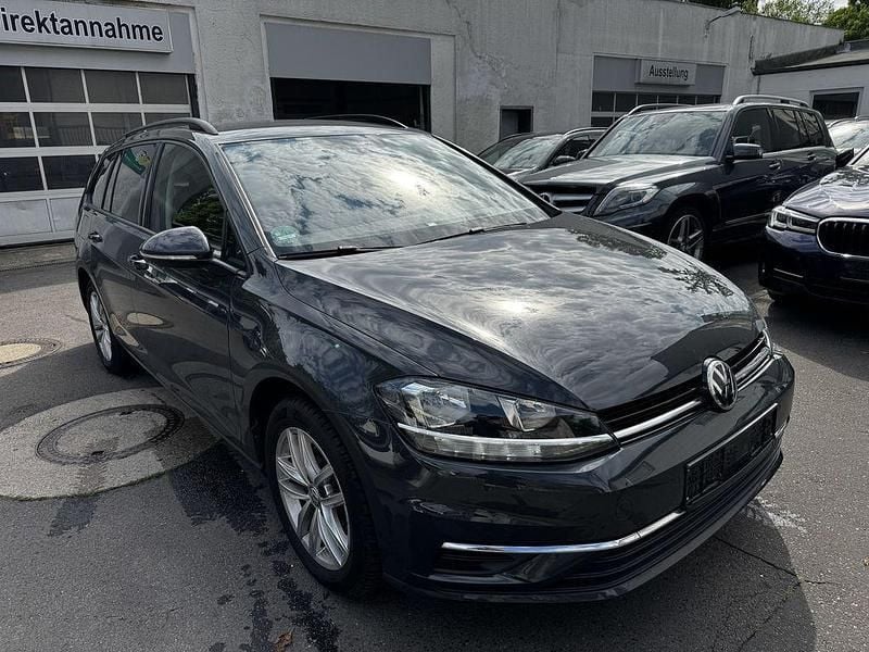 Urano gray Gebraucht 2018 VW Golf VII Kombi | 15.900 € (Fairer Preis) - Bild 1/4