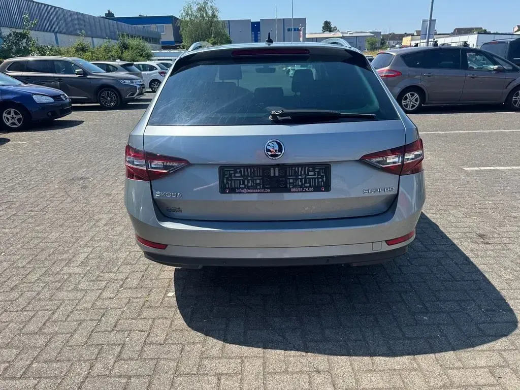 Gebraucht Skoda Superb Ambition 120 PS (88 kW) 2016 Grau Kombi