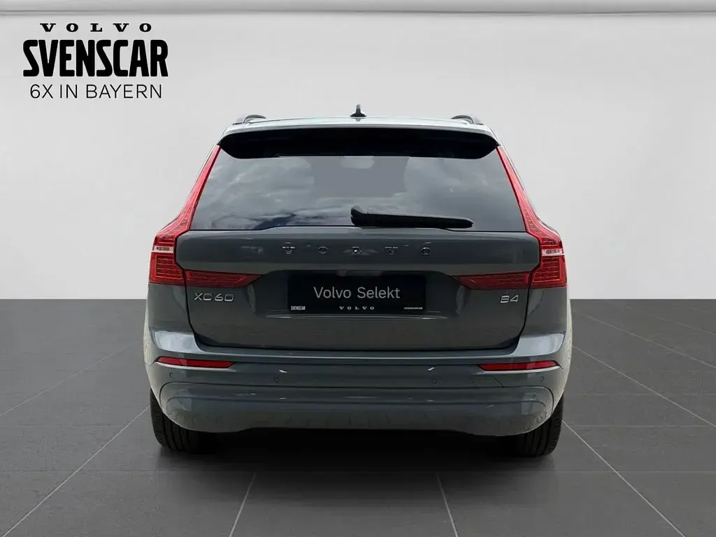 Gebraucht Volvo XC60 Core 197 PS (144 kW) 2023 Grau SUV