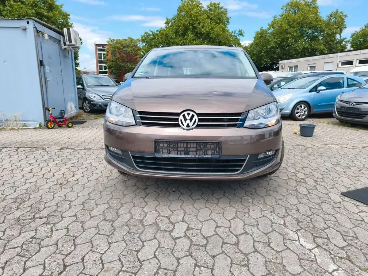 Gebraucht VW Sharan 140 PS (102 kW) 2011 Braun Van / Kleinbus