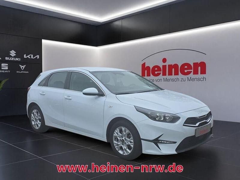 Gebraucht Kia Ceed Vision 140 PS (102 kW) 2025 Weiß Kleinwagen