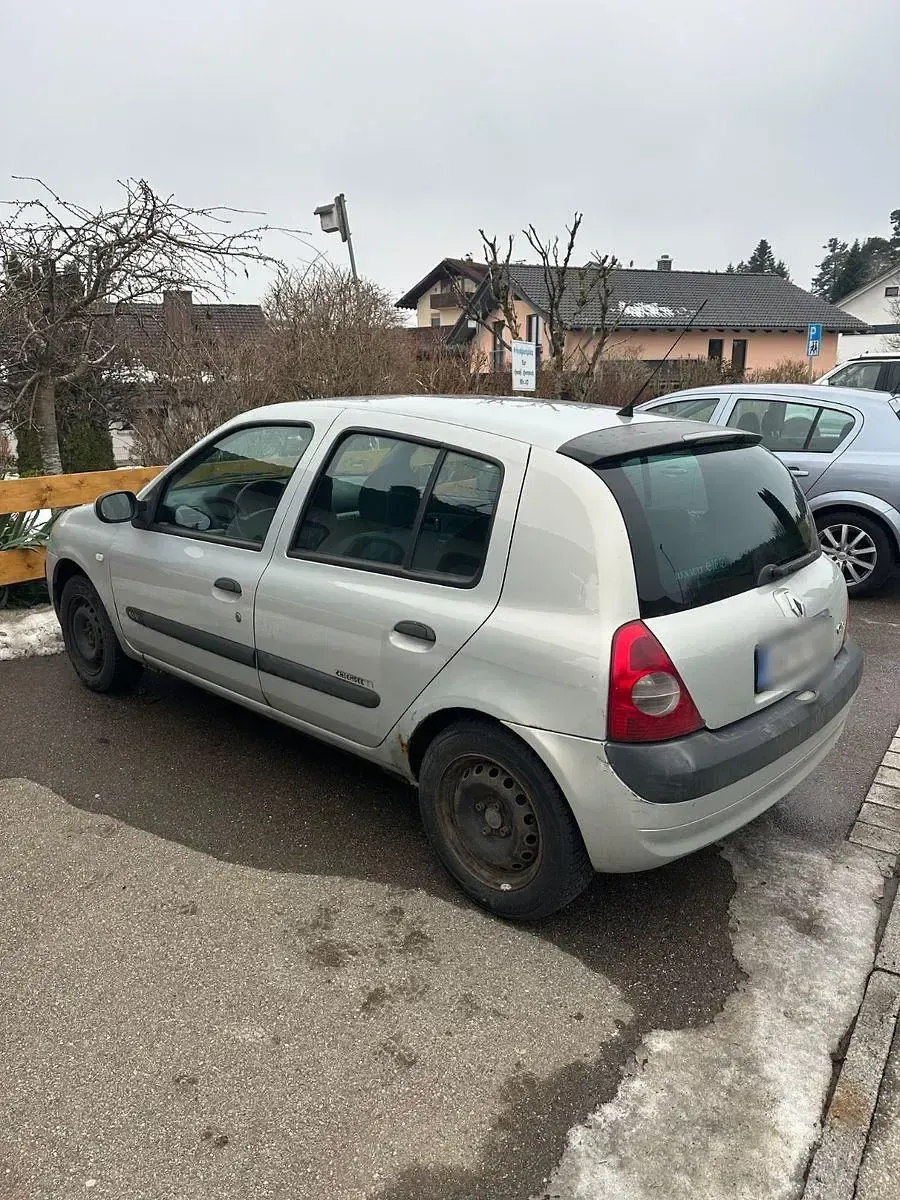 Gebraucht Renault Clio II 75 PS (55 kW) 2003 Silber Limousine