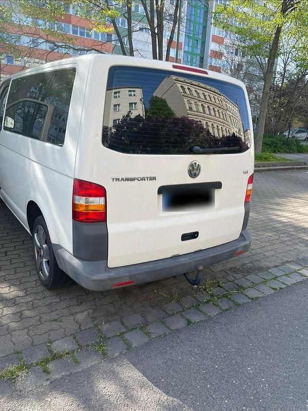 Second-hand VW Caravelle 102 CP (75 kW) 2007 Alb Van
