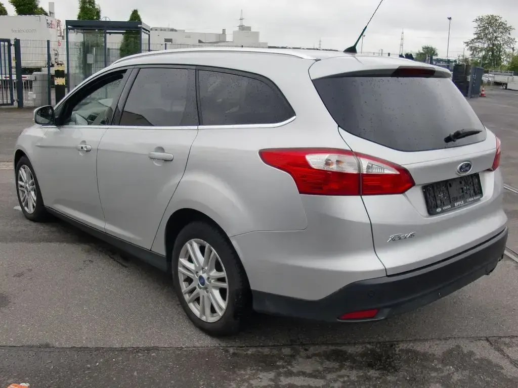 Używany Ford Focus Titanium 116 KM (85 kW) 2014 Szary Kombi