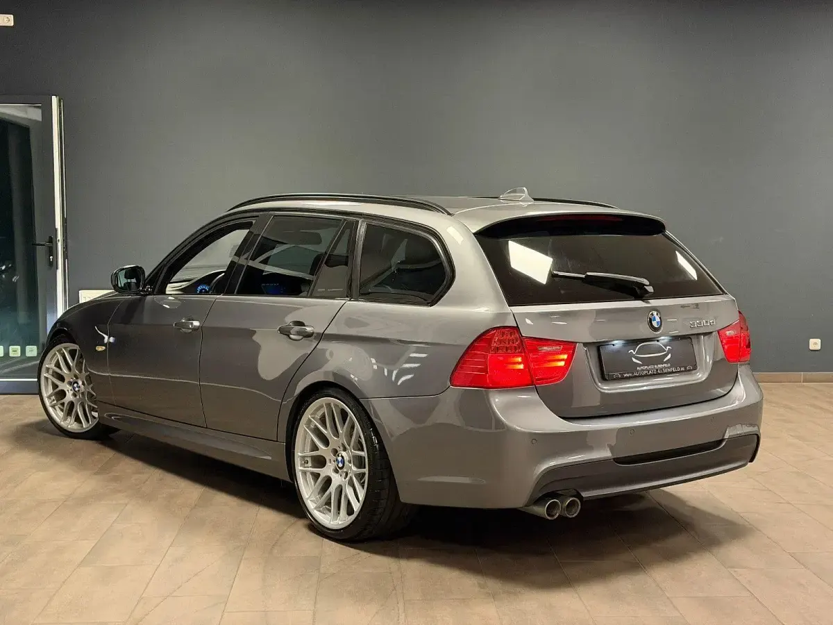Gebraucht BMW 330 M Sport 245 PS (180 kW) 2012 Grau Kombi