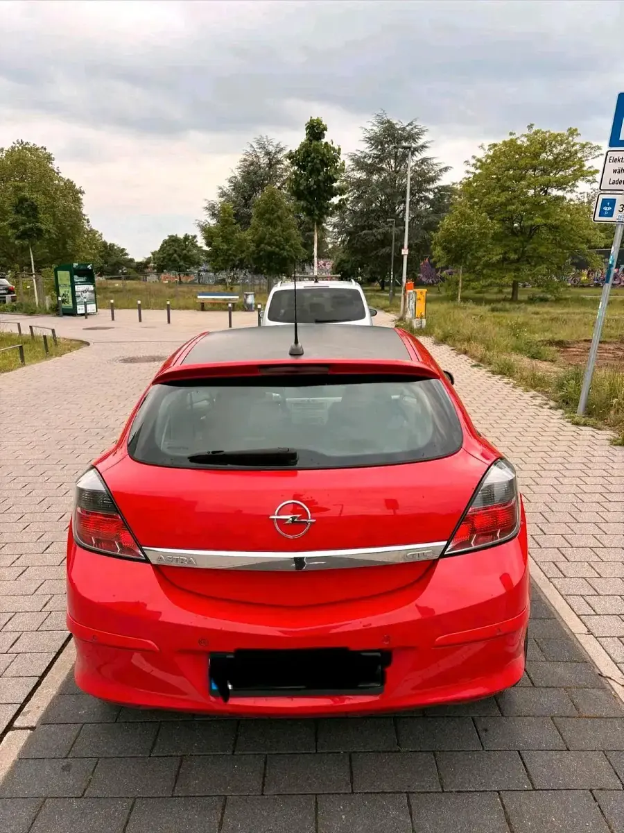 Gebraucht Opel Astra GTC 90 PS (66 kW) 2008 Rot Kleinwagen