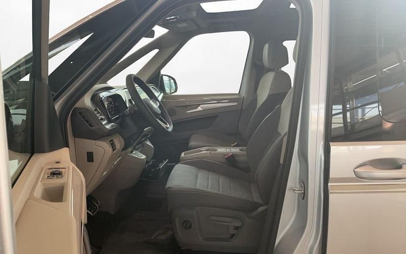 Second-hand VW Multivan Style 150 CP (110 kW) 2025 Argintiu Monovolum