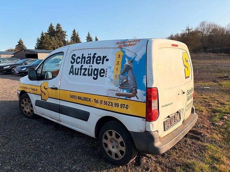 Gebraucht Peugeot Partner 90 PS (66 kW) 2011 Weiß Van / Kleinbus