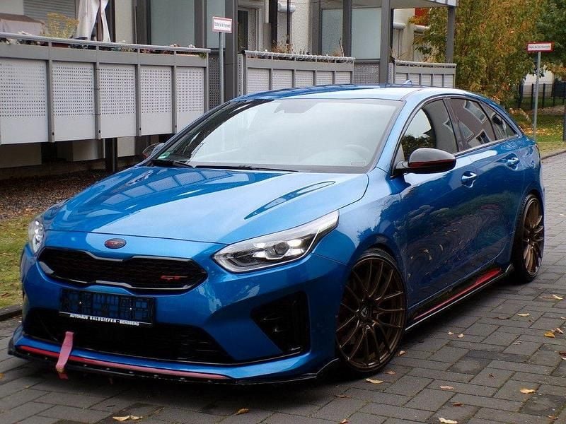 Blau Gebraucht 2020 Kia ProCeed GT Kleinwagen | 19.840 € (Guter Preis) - Bild 1/4