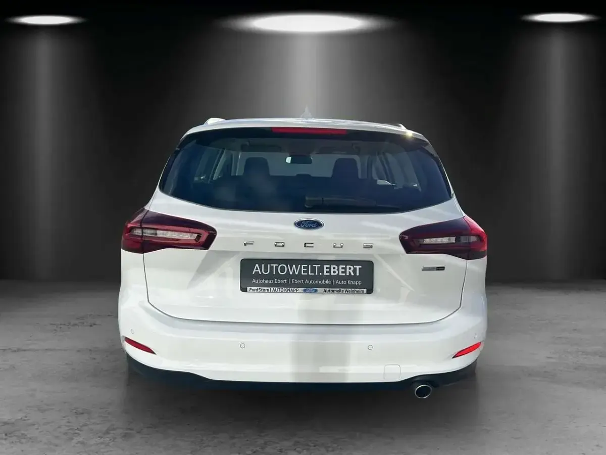 Gebraucht Ford Focus Titanium 155 PS (114 kW) 2023 Weiß Limousine