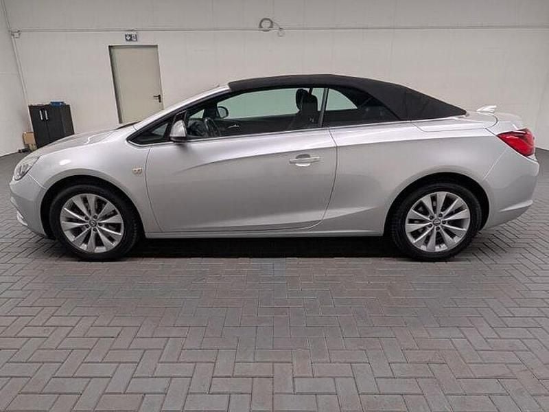 Gebraucht Opel Cascada 140 PS (102 kW) 2018 Argon silber met. Cabrio