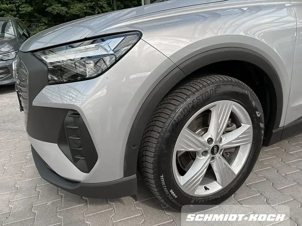 Gebraucht Audi Q4 e-tron Comfort 150 kW (204 PS) 2023 Florettsilber (silber) SUV