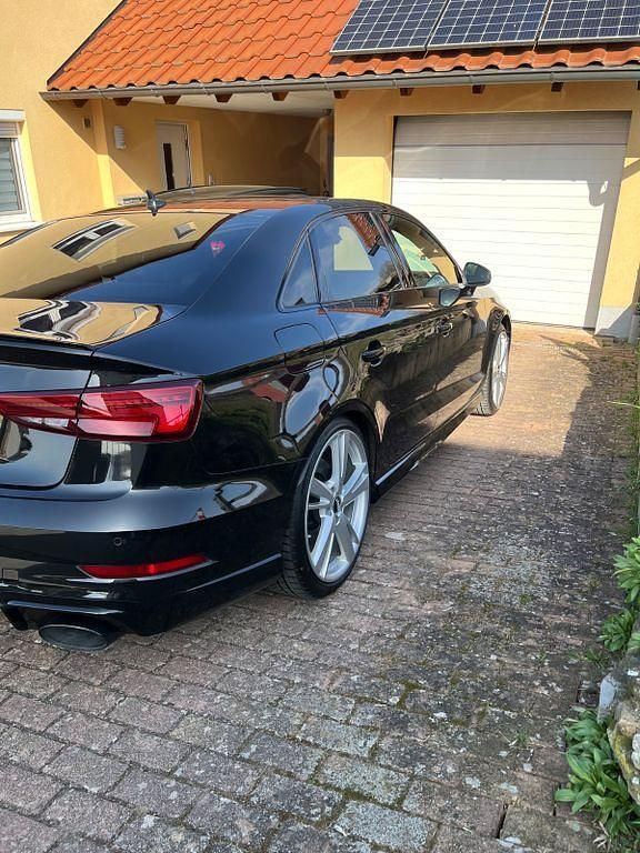 Gebraucht Audi RS3 Ambiente 400 PS (294 kW) 2021 Schwarz Limousine