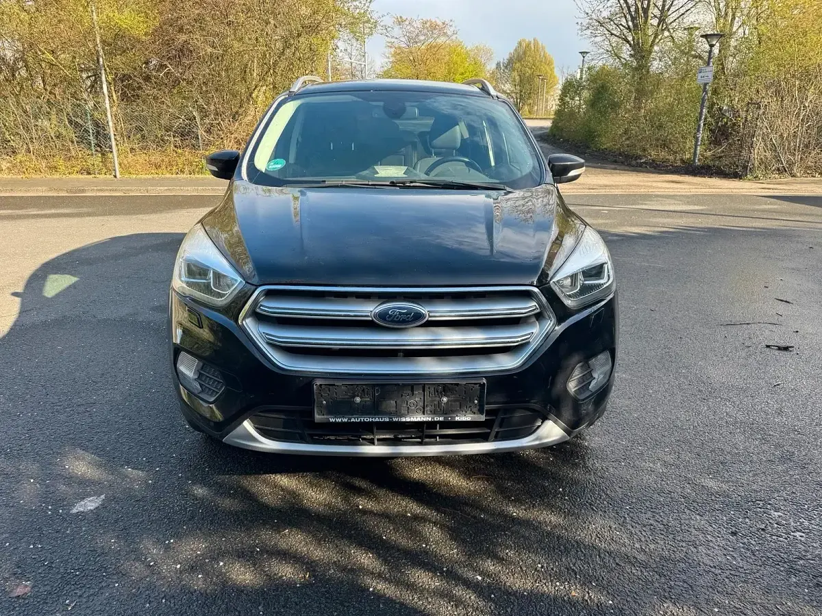 Gebraucht Ford Kuga 150 PS (110 kW) 2017 Schwarz SUV