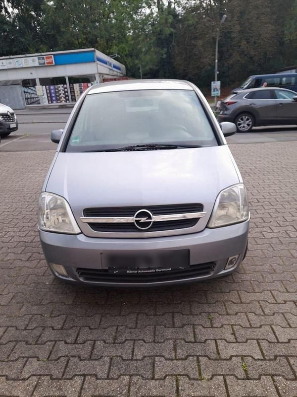 Grau Gebraucht 2004 Opel Meriva Cosmo Van / Kleinbus | 1.590 € (Teuer) - Bild 1/4