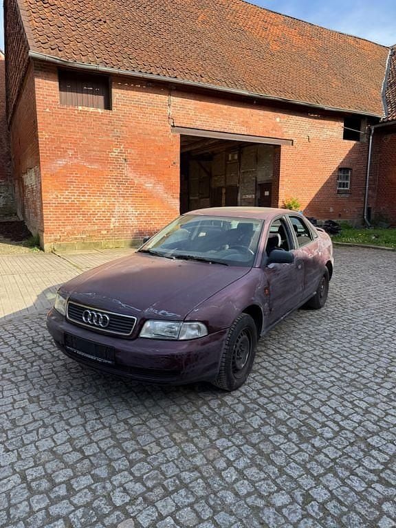 Gebraucht Audi A4 102 PS (75 kW) 1995 Rot Limousine