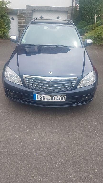 Blau Gebraucht 2008 Mercedes C200 Classic Limousine | 3.390 € (Fairer Preis) - Bild 1/4