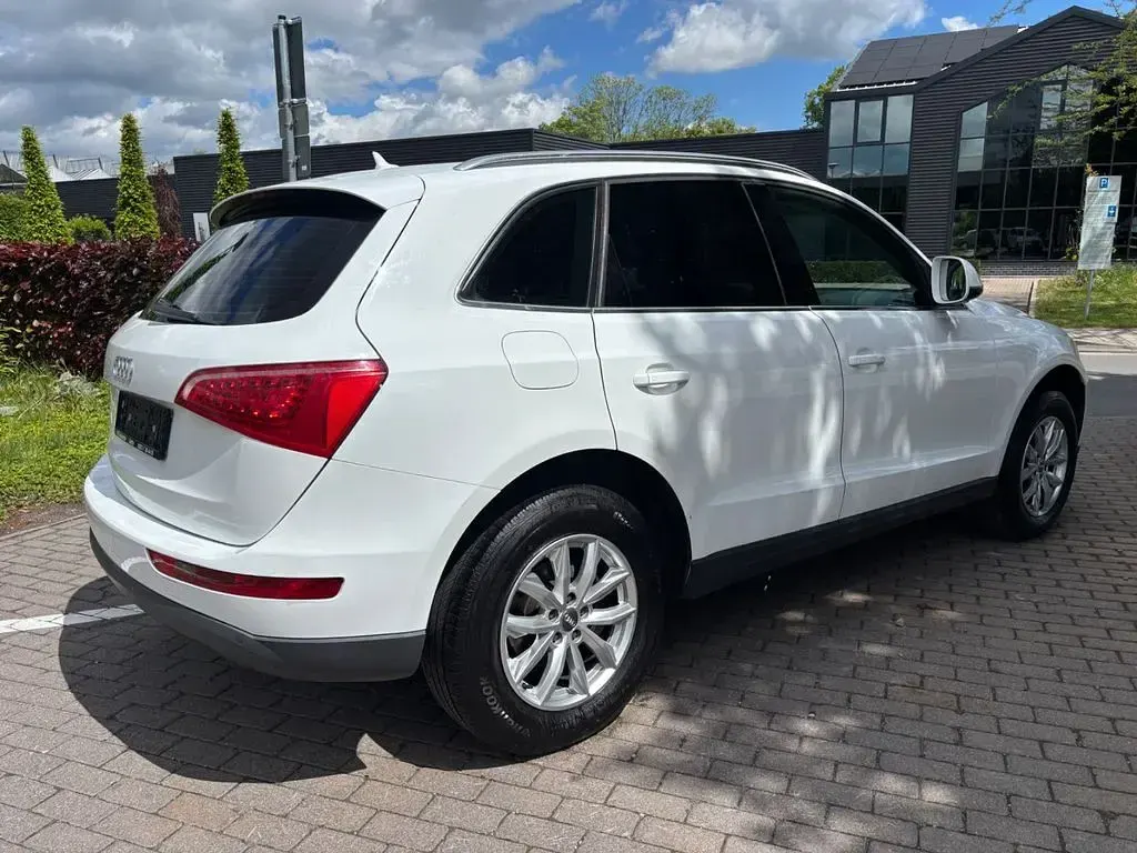 Używany Audi Q5 Design 170 KM (125 kW) 2012 Biały SUV
