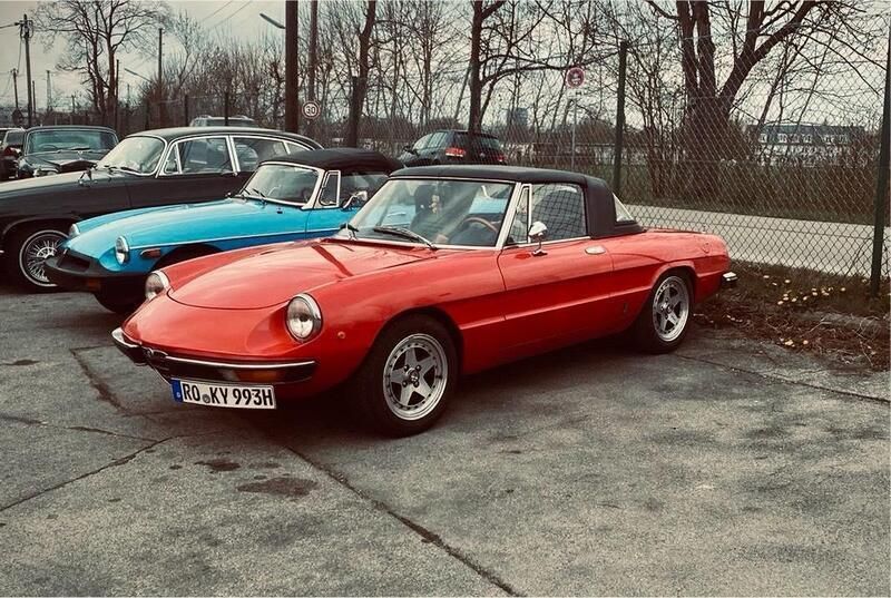 Rot Gebraucht 1982 Alfa Romeo Spider Cabrio | 19.000 € - Bild 1/4