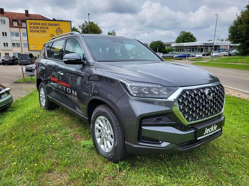 Neu KGM Rexton 203 PS (149 kW) 2025 Grau SUV
