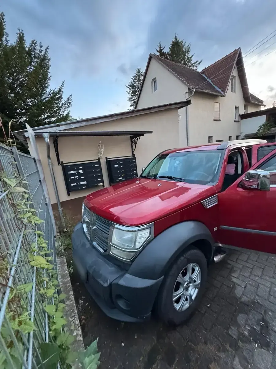 Gebraucht Dodge Nitro 177 PS (130 kW) 2007 Rot SUV