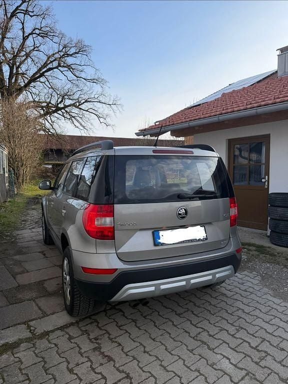 Gebraucht Skoda Yeti 110 PS (80 kW) 2016 Grau SUV