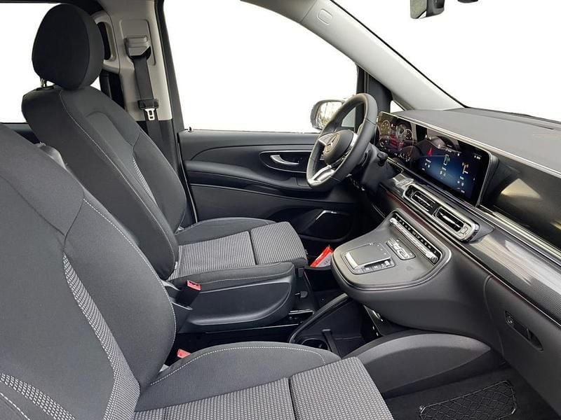 Gebraucht Mercedes V300 237 PS (174 kW) 2025 Weiß Van / Kleinbus