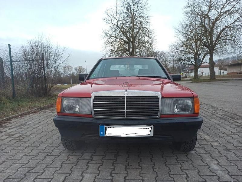 Rot Gebraucht 1988 Mercedes 190 Limousine | 2.900 € - Bild 1/4