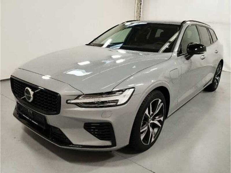Vapour grey Gebraucht 2024 Volvo V60 Plus Kombi | 41.900 € (Fairer Preis) - Bild 1/4