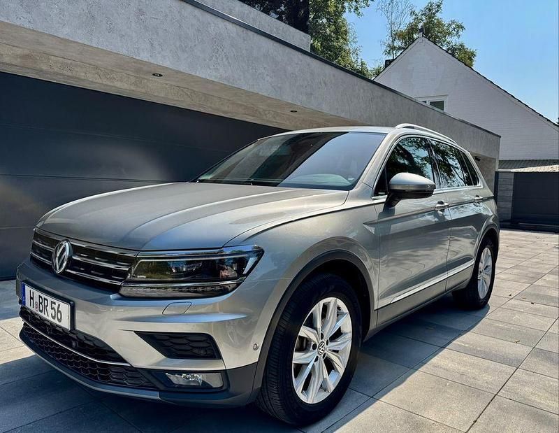 Silber Gebraucht 2018 VW Tiguan Highline SUV | 24.100 € (Guter Preis) - Bild 1/4
