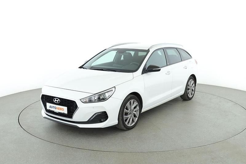 Weiß Gebraucht 2018 Hyundai i30 Passion Plus Kombi | 13.630 € (Fairer Preis) - Bild 1/3