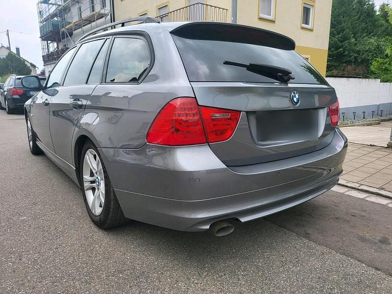Gebraucht BMW 318 Comfort Edition 143 PS (105 kW) 2009 Grau Kombi