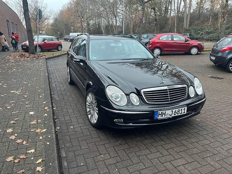 Gebraucht Mercedes E320 Avantgarde 224 PS (164 kW) 2006 Grau Kombi