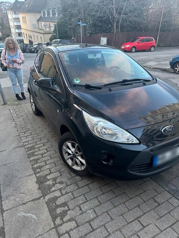 Gebraucht Ford Ka 70 PS (51 kW) 2014 Schwarz Kleinwagen