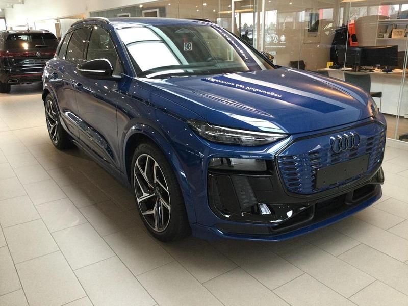 Second-hand Audi e-tron 359 kW (489 CP) 2024 Albastru SUV