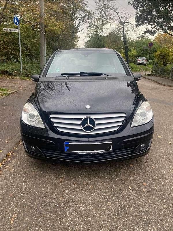Schwarz Gebraucht 2005 Mercedes B200 Van / Kleinbus | 3.600 € (Fairer Preis) - Bild 1/4