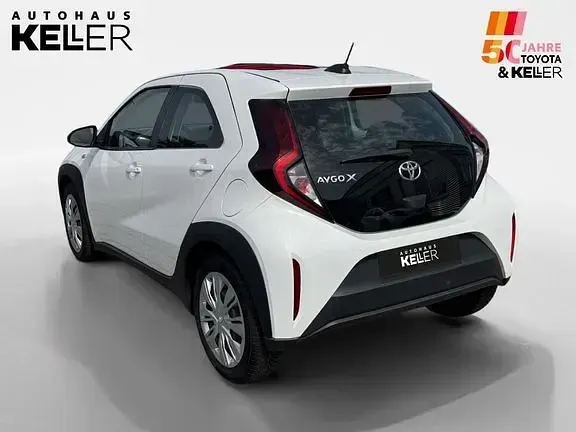 Gebraucht Toyota Aygo X Play 72 PS (52 kW) 2023 Super white 2 SUV