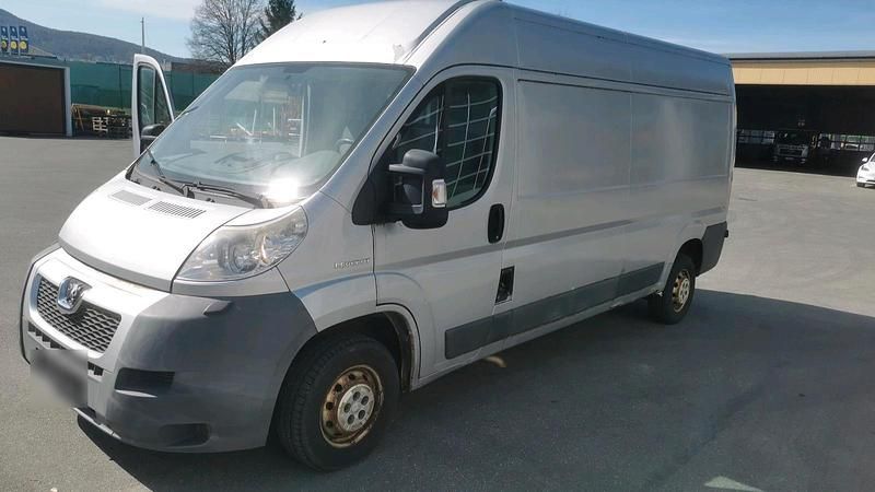 Gebraucht Peugeot Boxer 120 PS (88 kW) 2008 Silber Van