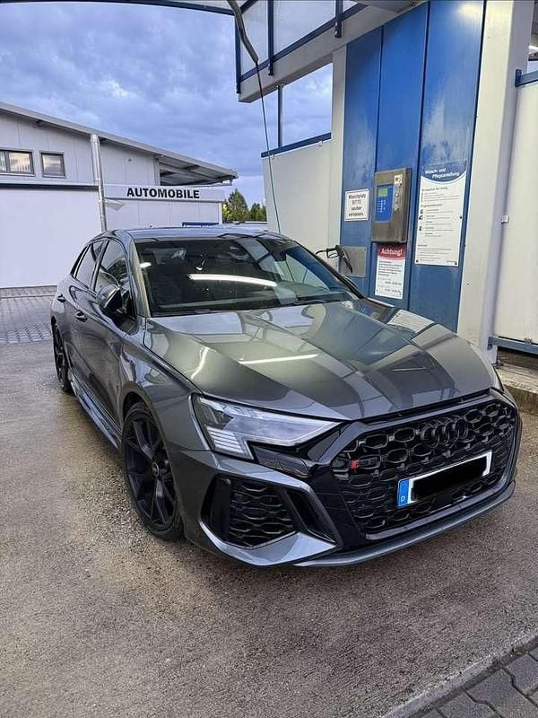 Gebraucht Audi RS3 Ambiente 400 PS (294 kW) 2023 Grau Limousine