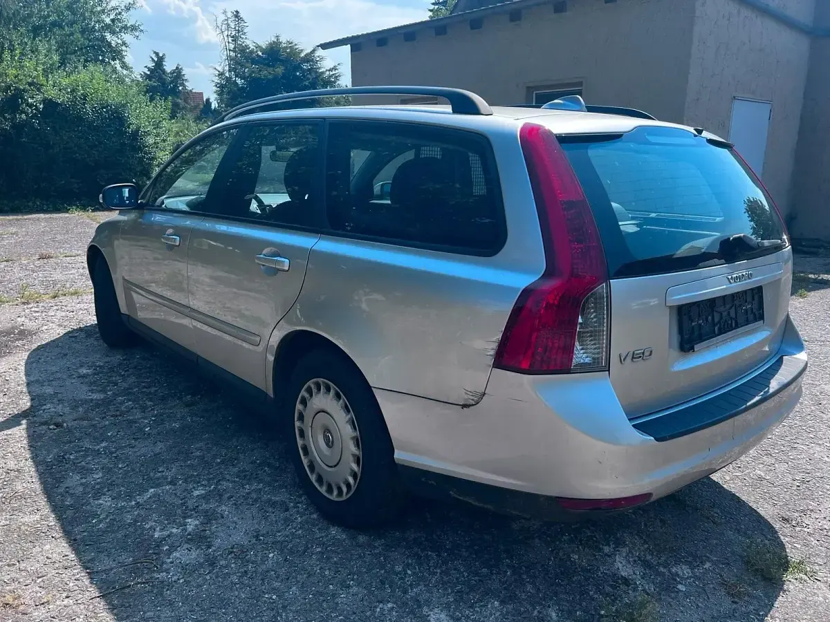 Gebraucht Volvo V50 100 PS (73 kW) 2009 Silber Kombi